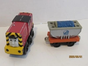 THOMAS & FRIENDS DIECAST TAKE N PLAY TAPA ABATIBLE MOTORIZADA SALADA BMQ GARGO CAR - Imagen 1 de 6