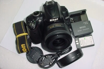 Nikon D5000 12.3 MP DX Digital SLR Camera with Nikon 35mm F/1.8G AF-S DX Lens - image 1 of 4