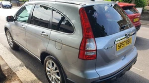 Honda CRV IVTEC 2007 AUTOMATIC SILVER WITH A MOT IN A VERY GOOD CONDITION - Picture 1 of 12