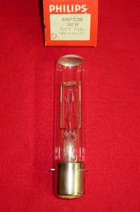 PROJEKTORLAMPE 220V 100W P28s PHILIPS 6067C/05 NEU OVP Projection 58.8190E - Picture 1 of 1