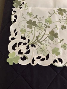 table runner and table topper cream green shamrocks embroidered St Patrick's - Picture 1 of 9