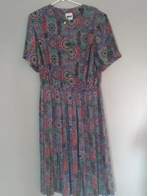 Leslie Fay Vintage Dress, Button Front, Belted, Length 29in from waist Collared - Image 1 of 4