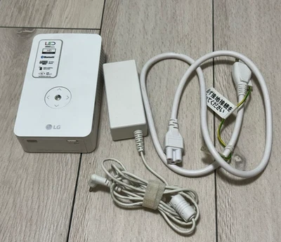 LG Electronics PH30JG MiniBeam Portable LED Projector HD 720p 250 Lumens - Image 1 of 4