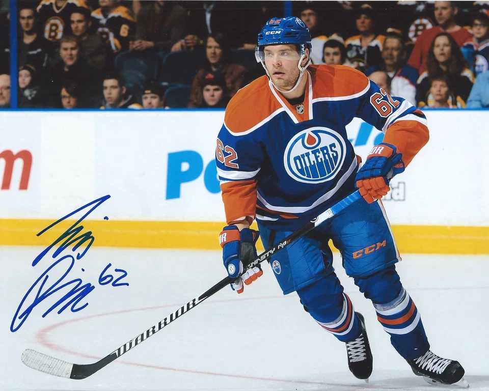 Iiro Pakarinen Signed 8x10 Photo Edmonton Oilers Autographed COA D - Image 1 of 1