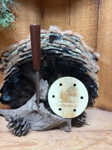 Easy Grip Colorful Holly Green Anodized Aluminum Glass Friction Turkey Pot Call - Picture 1 of 2