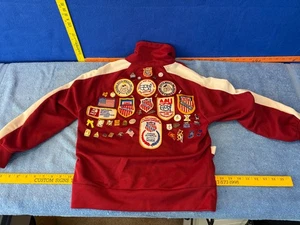 Chaqueta de lucha libre vintage de cinta azul con colgante/alfileres/parches de lucha escolar - Imagen 1 de 18