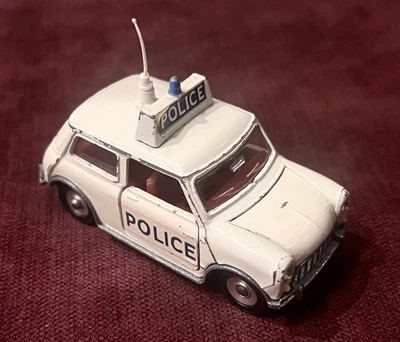 Dinky Toys #250 Police Austin Mini Cooper S Foto 1 de 4
