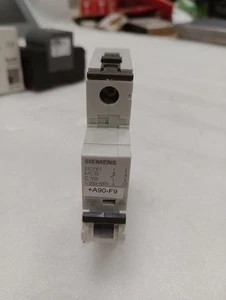 Siemens 5S61 C10 - Safety switch - Picture 1 of 4