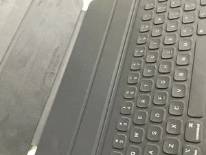 Funda Apple Smart Keyboard Folio para iPad Pro de 12,9 pulgadas (3a generación) negra - Imagen 1 de 3