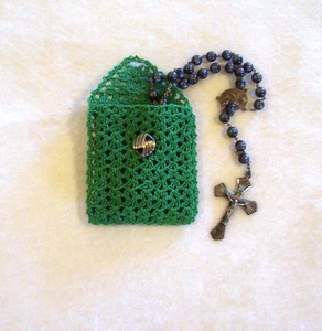 Bolsa de joyería rosario de algodón verde ganchillo a mano - Imagen 1 de 5