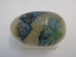 OLD CARVED JADE EGG -HAND PAINTED LANDSCAPE WITH PENGUINS - Picture 1 of 6