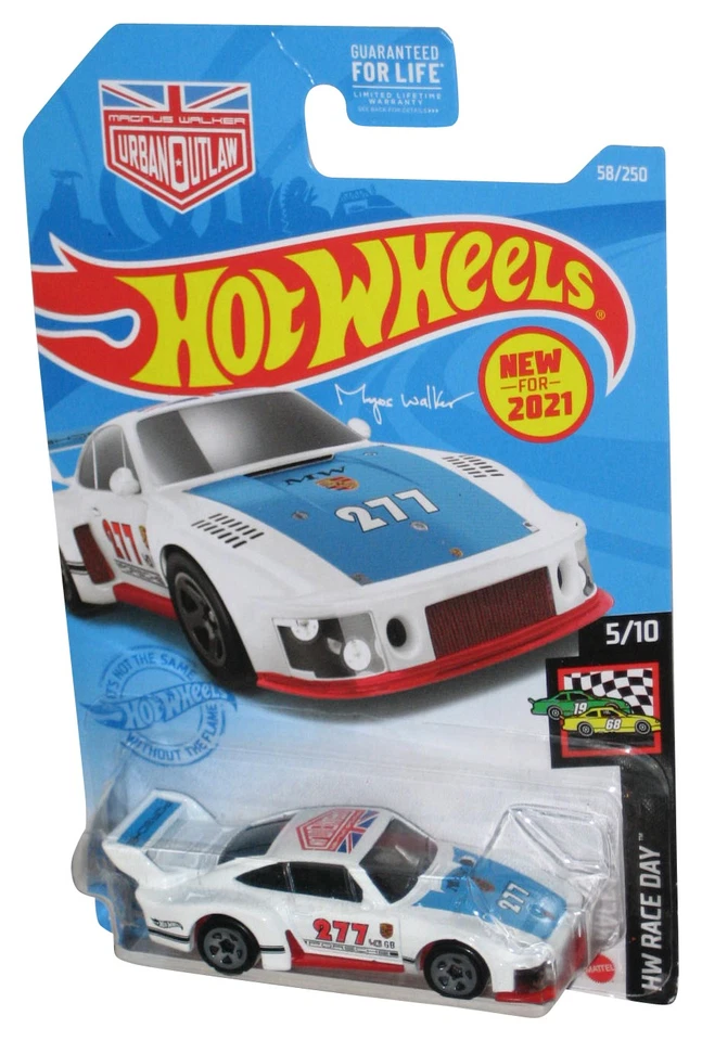 Hot Wheels Magus Walker HW Race Day 5/10 (2020) Porsche com capô azul 935 branco C - Imagem 1 de 1