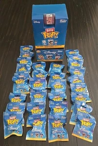 30 Stück Funko Disney Bitty Pop Mini-Figur Blind Bags + Display Box mit Mickey - Bild 1 von 10