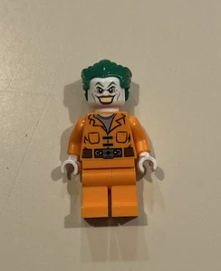 Lego DC Super Heroes The Joker Prison Jumpsuit with Belt Minifigure 10937 - Picture 1 of 2