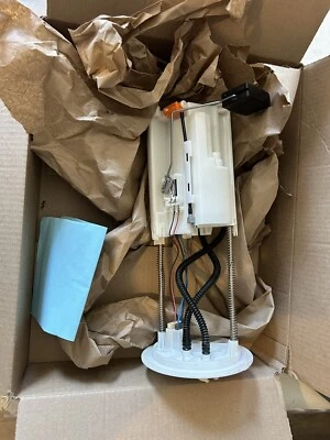 Conjunto de bomba de combustível OEM - 2010-2014 Toyota FJ Cruiser - 2011-2017 4Runner - Imagem 1 de 2