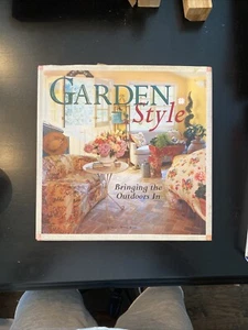 Garden Style, by Mary Wynn Ryan- Home decor - Picture 1 of 2