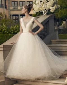Casablanca Bridal Ivory Diamond Wedding Gown Size 18 $1650 - Picture 1 of 5