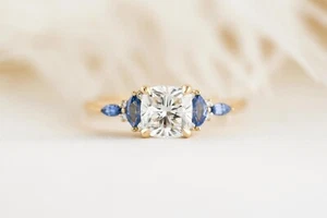 Anello in argento sterling 925 con zaffiro moissanite e marchesa taglio cuscino oro - Foto 1 di 3
