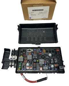 GM Front Engine Fuse Box For 2015 Chevrolet Cruze 2.0L 94552224 - Foto 1 di 5