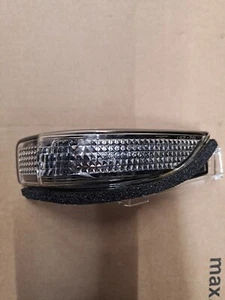 Toyota Auris LH Door Mirror Indicator Lens - Picture 1 of 3