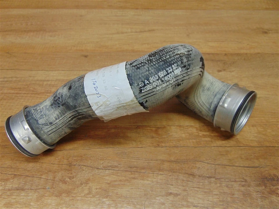 Intercooler Top Left Hose Genuine Mercedes W203/C209 - A2035283382 - Image 1 of 1