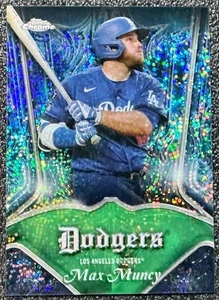 Max Muncy 2022 Topps Chrome #P-18 Pinstriped Grass Green Speckle /99 (SP) - Picture 1 of 2