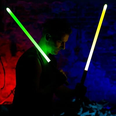 Erwachsene Lichtschwert 2er Set USB Wiederaufladbares Doppel Leuchtschwert - Bild 1 von 4