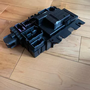 2008 Ford Escape Under Dash Fuse Box OEM 8L8T 15604 BK - Picture 1 of 8