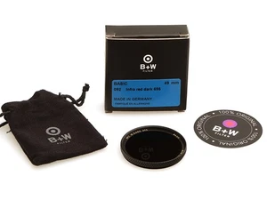 B&W Basic 092 Infra red dark 695 per ⦰ 49 mm - merce di magazzino inutilizzata! - Foto 1 di 2