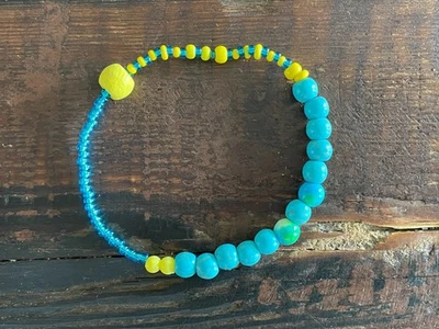 Armband Beach - NEU - Howlith & Glasperlen - Armband - NEU - elastisch - NEU!! - Bild 1 von 3