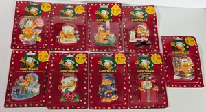 Vintage Lot of 9 Garfield Christmas Magnets - Picture 1 of 7