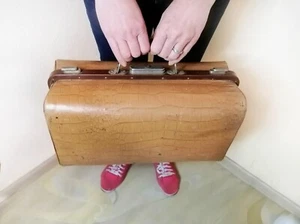 Antique Doctor's Bag RARE Tan Faux Leather Gladstone Bag Nurse Medical Medicine - Picture 1 of 13