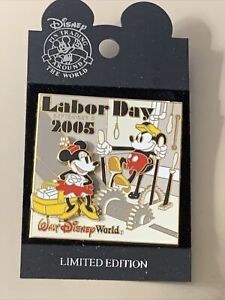 Disney - Labor Day 2005 - Mickey & Minnie - Limited Edition 3500 Pin