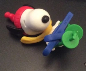 KINDER SURPRISE SNOOPY TOY - skiing. K00 n.54 - Picture 1 of 4