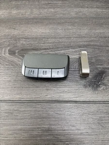 LiftMaster 895MAX Telecomando per porta garage premium a 3 pulsanti con clip e batterie - Foto 1 di 2