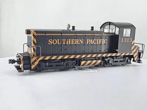 HO Scale KATO 37-1010 EMD NW2 Phase 1 Southern Pacific Diesellok #1313 - Bild 1 von 16