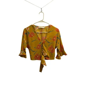 Gelbes geblümtes Wickel-Crop-Top mit Knopfdetail & Rüschenärmeln - Bild 1 von 8