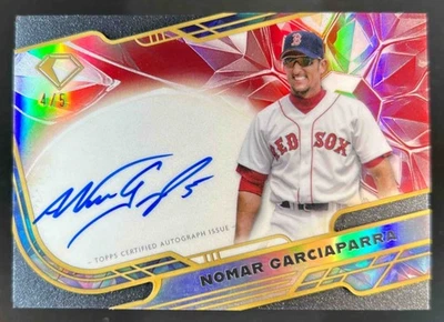 2025 Topps Diamond Icons Nomar Garciaparra cromo refractor rojo automático #4/5 Sox Foto 1 de 2