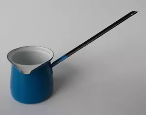 Smalto blu e bianco versatore fusione scalda pentola contiene manico lungo 2/3 tazze - Foto 1 di 3