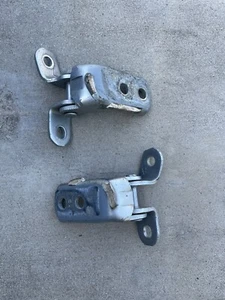 2001-05 Lexus IS300 OEM front door hinges/brackets - Bild 1 von 1