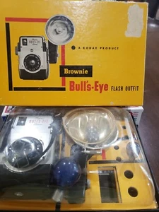 Kodak Brownie Bull's Eye Model Filmkamera, Blitz, orig Box, Birnen Vintage 50er - Bild 1 von 7