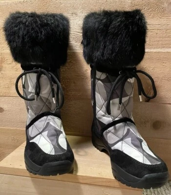 Botas de nieve Coach Sasha acolchadas de invierno con ribete de piel talla 6M Foto 1 de 4