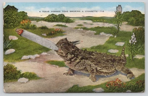 Postal Texas Horned Sapo Lagarto Fumando un Cigarrillo - Lino Exagerado - Imagen 1 de 2