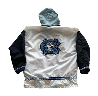 Chaqueta de Colección Años 90 Carolina del Norte Tacones Alquitranados Cremallera Completa Grande Deportes UNC NCAA Foto 1 de 4