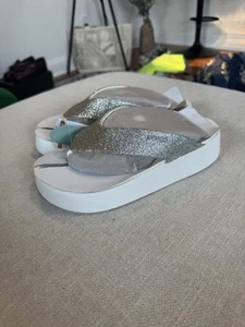 Crocs Getaway Chunky Glitter Platform Flip, White/Silver, Women’s Sz 6 NWT - Picture 1 of 10