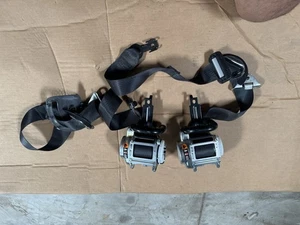 2019-2024 GMC SIERRA CHEVY SILVERADO LH & RH PAIR SEATBELTS BELTS BLACK OEM - Picture 1 of 1
