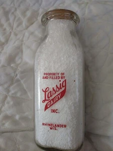 Vintage Milk Bottle Lassig Dairy Rhinelander Wisconsin 1950 Glass Pint Red Print - Picture 1 of 3