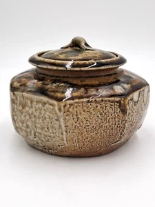Pentola con coperchio ottagonale geometrica ceramica studio fatta a mano marrone con smalto maculato - Foto 1 di 10