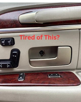 Lincoln Town Car 2003-2011  Door Handle Cupola Screw Cap Cover Lincoln Emblem - Image 1 of 4