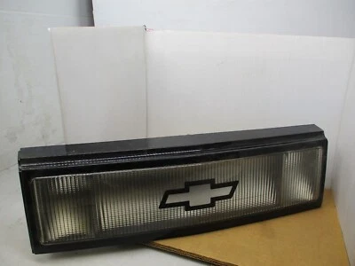 NOS GM Chevrolet 90 91 92 93 94 Lumina Luz de Respaldo Medio Lámpara Lente y Carcasa Foto 1 de 4